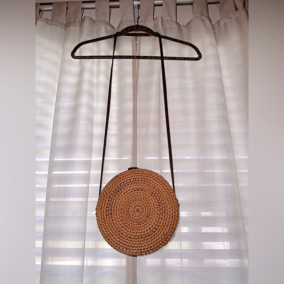 ROUND WOVEN RATTAN BASKET PURSE 🤎🤎 - Picture 2 of 4